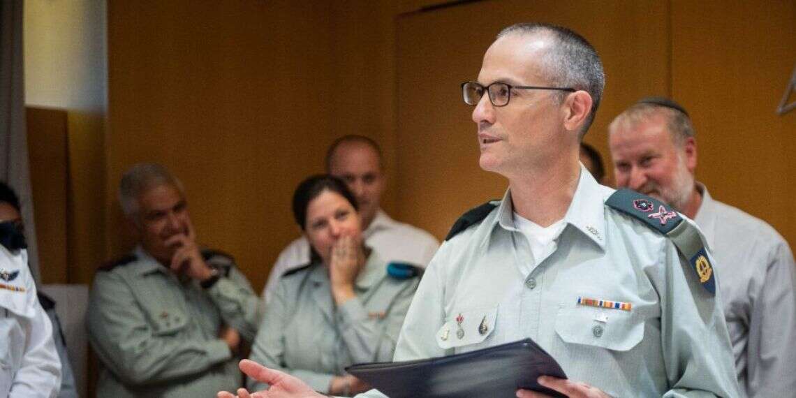 שרון אפק עם קבלת דרגת אלוף, יולי 2018. צילום: דובר צה