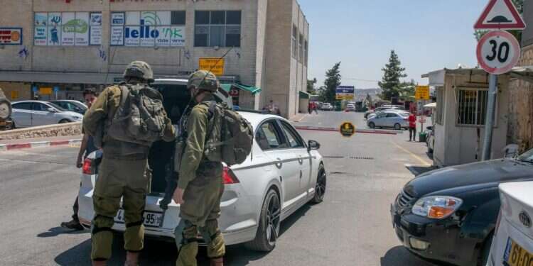 צומת גוש עציון. צילום: יוסי אלוני גם תושבי גוש עציון מבולבלים מהכאוס האידיאולוגי סביב חוק יו"ש