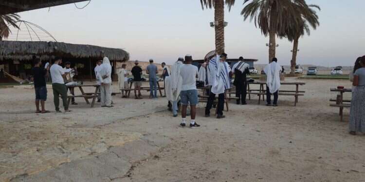 אירוע סליחות בערבה, בשנה שעברה. צילום: אחוה חוזה