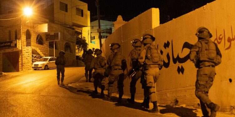 פעילות חיילי צה קצין בכיר ביו"ש בראיון מיוחד: "טרור האבנים ירד למספרים נמוכים מאוד"