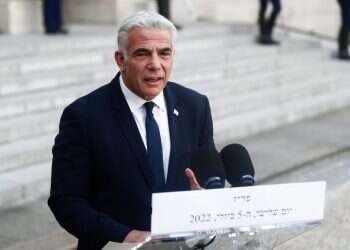 ראש הממשלה לעיתונאים: הצגנו לצרפתים חומר מודיעיני על חיזבאללה