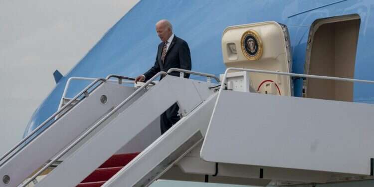 מגמת התרסקות. ג'ו ביידן. צילום: EPA הם מפחדים: ביידן מגיע לישראל ללא גב תקשורתי או פוליטי