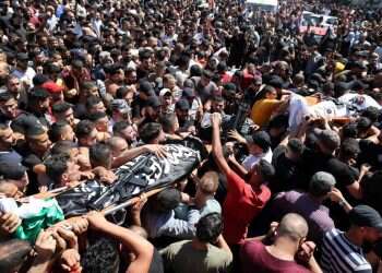 לויית המחבלים בשכם עם חמושים: אבו מאזן גינה וקיבל ביקורת