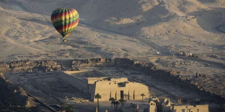 זה סופו של כל בלון: מצרים אסרה על כדורים פורחים מעל עתיקות