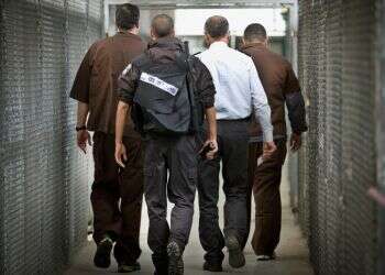 פרשת הסרסור בסוהרות: יש רק פתרון אחד לריקבון המערכתי