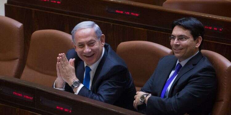 נתניהו ודנון בכנסת, 2015. צילום: מרים אלסטר, פלאש 90