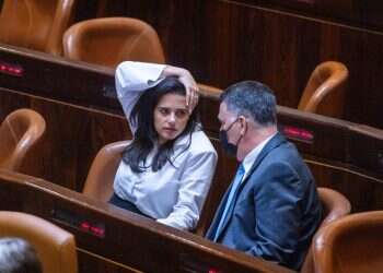 סער "שקד תלך לזרועות נתניהו". שקד: "ניהלת איתו מו"מ"