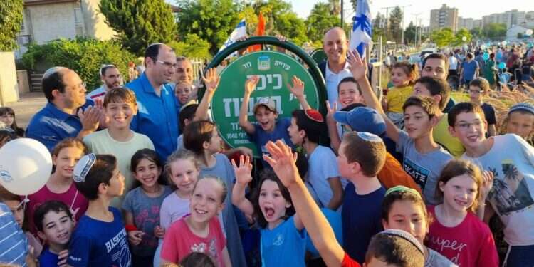 "אחרי אלפי שנות גלות, לוד חזרה להיות עיר עברית בישראל"