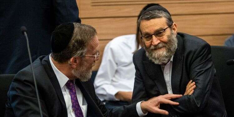 גפני עם עמיתו לסיעה ח כשסבא משה חוגג יותר מדי