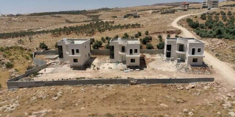 בנייה פלסטינית בלתי חוקית בשטחי C, סמוך לתקוע. אילוסטרציה. צילום: עמותת רגבים המחוות של גנץ לאבו־מאזן צפויות לנתק את גוש עציון מירושלים