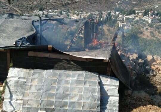 במהלך השבת: ערבים הציתו מבנה ביישוב חרשה