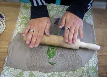 עדי בתל"ם: הפרויקט שמשנה את חייהן של נערות חרדיות בסיכון