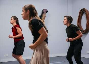 אמנות יוצרת קהילה, קהילה יוצרת אמנות