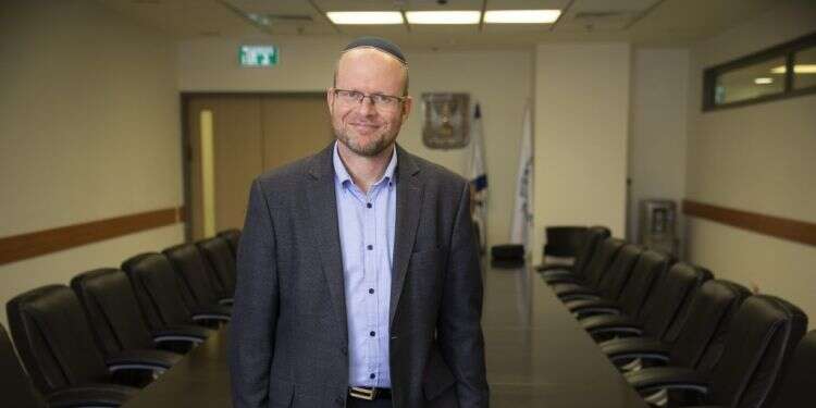 יועמ"ש הרבנות הראשית נגד המנכ"ל: "הנחיותיך לוקות בחוסר סבירות קיצוני וחורגות מסמכות"