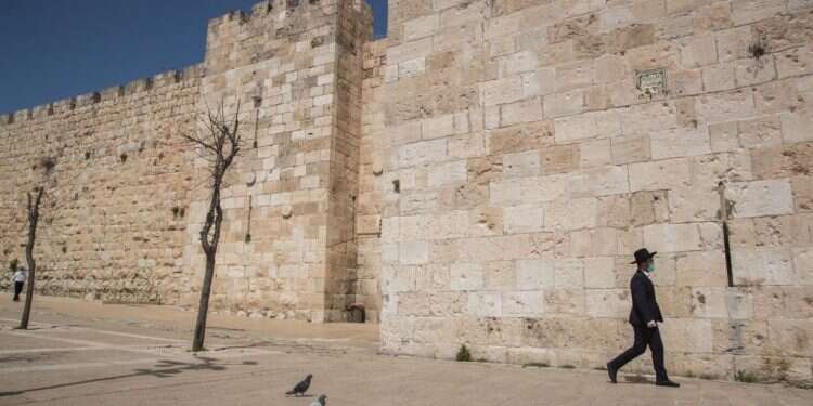 העיר העתיקה. למצולם אין קשר לכתבה. צילום: יונתן זינדל פלאש 90 פיצוי בסך 60,000 ש"ח: "את כל האמור עשו הנתבעים מתוך מניע גזעני בלבד"