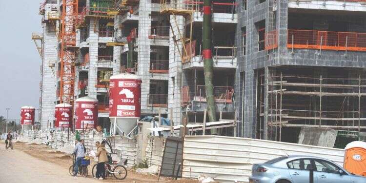 בנייה בהרצליה, אילוסטרציה. צילום: גילי יערי, פלאש 90