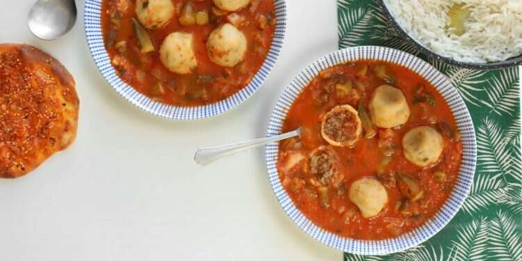 מרק קובה במיה. צילום: אפרת ליכטנשטט מהמטבח של אמא: המאכלים הכורדיים שלא תרצו לפספס