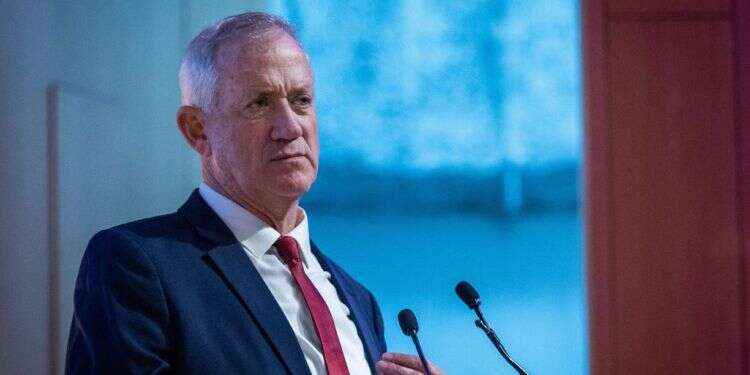 גנץ טוב לפלסטינים: אי אפשר להתייחס רק לצד אחד במשוואה