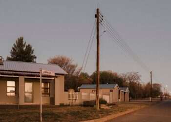 ערים ללבנים בלבד פורחות בדרום אפריקה