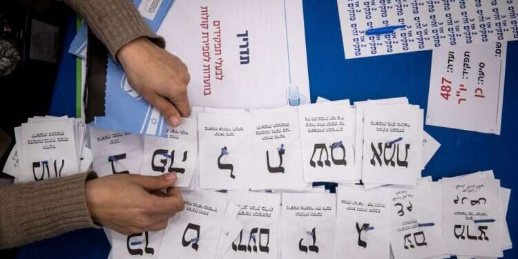 הבחירות בישראל לא מסיימות שום דבר, הן רק מתחילות. צילום: יונתן זינדל, פלאש 90 לשימוש חד פעמי