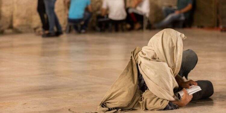 תשעה באב ברחבת הכותל המערבי. צילום: יונתן זינדל, פלאש 90