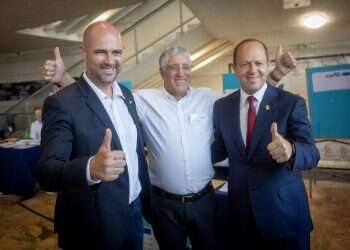 מרוב מאמץ "רכבת הקליע" נופל בין הכיסאות