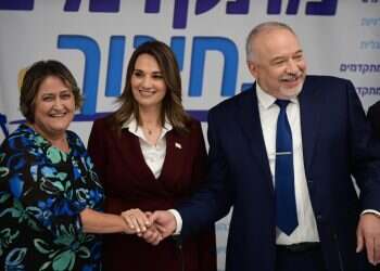 ליברמן אחרי ההסכם עם המורים: "בקושי רב השארנו את הפוליטיקה מחוץ לדלת"