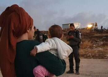 "עצוב ומכעיס": כוחות משטרה רבים הרסו את בתי רמת מגרון