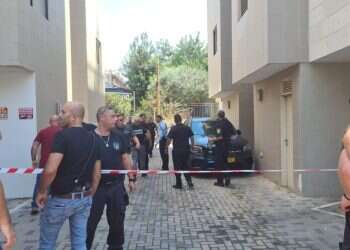 אירוע פלילי ברעננה: קטין דקר שני אזרחים