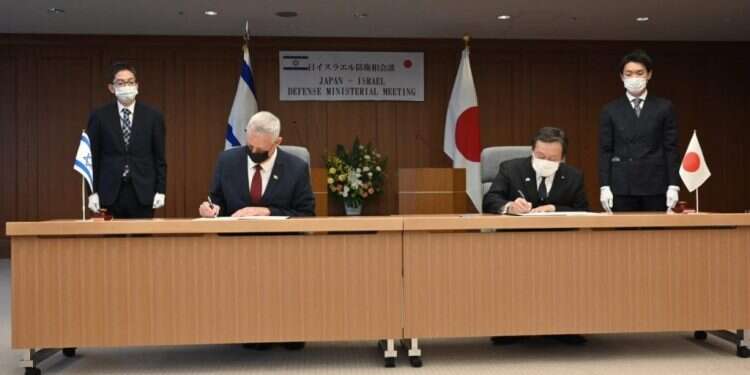 אחרי בליץ מדיני, גנץ מודה: "לא יודע אם הסכם הגרעין יקרה או לא"