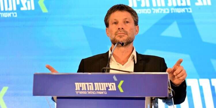 סמוטריץ' עם פרסום תוצאות הבחירות הפנימיות במפלגה, השבוע. צילום: יוסי זליגר
ככה זה כשיש שניים: ההימור של סמוטריץ'