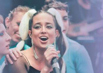 האלבום הראשון של נונו מהודק, קומי אבל גם פצוע