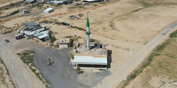 צריחים ומסגדים באישון הלילה: אסטרטגיית ההשתלטות של הפזורה הבדואית