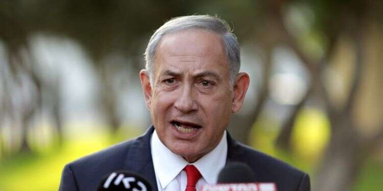 בנימין נתניהו. צילום: EPA מדינה בהסחת דעת