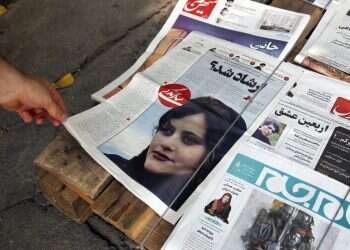 נשיא איראן התנצל בפני משפחתה של מהסה אמיני שנהרגה בשל "אי צניעות"