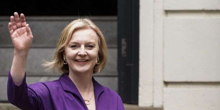 ראש הממשלה החדשה של בריטניה, ליז טראס. צילום: AFP ליז טראס רוצה להיות תאצ'ר הבאה. לא בטוח שהיא בכיוון