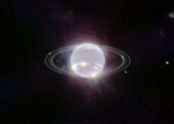 עננים קפואים וירח דוקרני: נפטון כפי שלא הכרתם