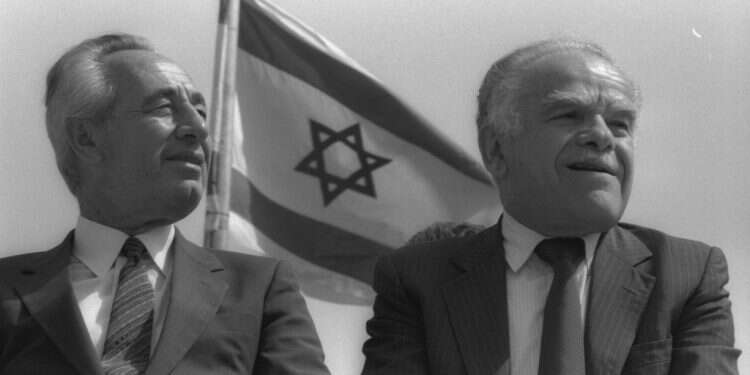 שמיר ופרס, 1986 צילום: הרניק נתי, לע לא באמת 13.6 מיליארד: מה זה כספים קואליציוניים ולמה זה בעצם כבר לא קיים