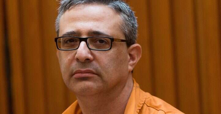 גור פינקלשטיין, עד המדינה בתיק גל הירש. צילום: יונתן זינדל, פלאש 90 לשימוש חד פעמי