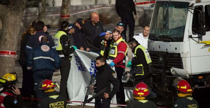 זירת פיגוע הדריסה בארמון הנציב, 2017. צילום: סבי ברנס/פלאש 90 בית הדין אישר: בני משפחת המחבל מארמון הנציב יגורשו