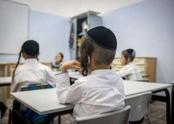 המניעים והסיבות מאחורי סערת לימודי הליבה בחברה החרדית