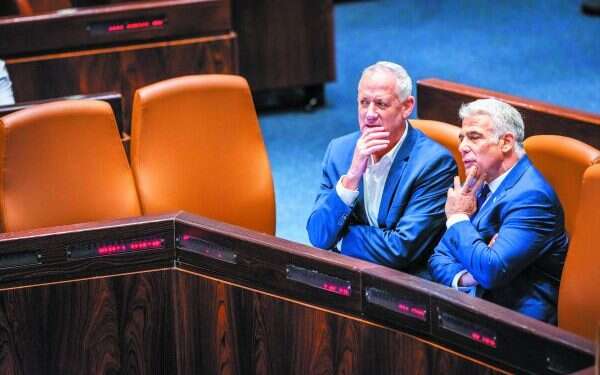 כשגוש השמאל מתפורר, פלסטין קמה לתחייה