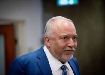 הסיבה לתוקפנות של ליברמן: ניסיון להתאושש בסקרים