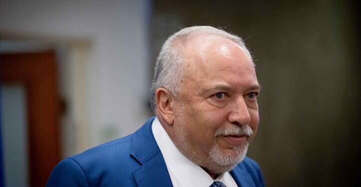 הסיבה לתוקפנות של ליברמן: ניסיון להתאושש בסקרים