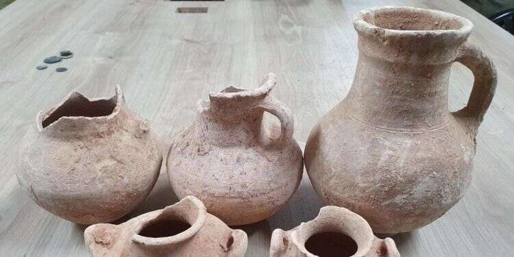 ממצאים ארכיאולוגיים גנובים נתפסו בבית פלסטיני בחברון