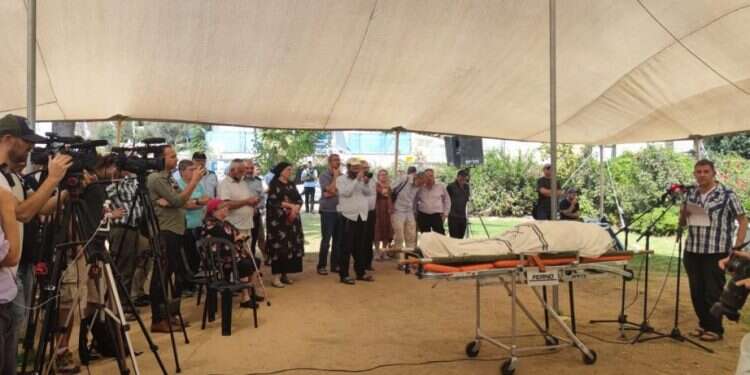 אליקים העצני מובא למנוחות: "היה לו כשרון הסברה בלתי רגיל"