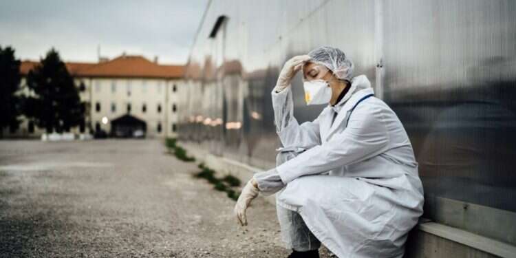 חרדה גם בעקבות הקורונה.  צילום: שאטרסטוק אחרי המגפה: רופאים אמריקנים ממליצים לערוך בדיקות לאיתור חרדה