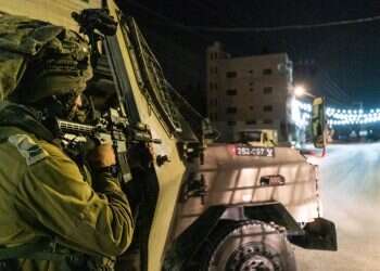 כוחות הביטחון במצוד אחר מחבלים. צילום: דובר צה מצוד אחר המחבל מהפיגוע בבקעה; 17 מבוקשים נעצרו