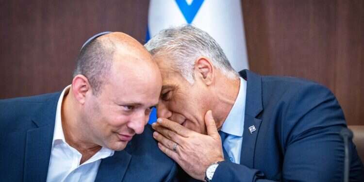 עוד לפני שהחלה לפעול, היה ברור כי הממשלה תוביל להתנגשות ברחובות