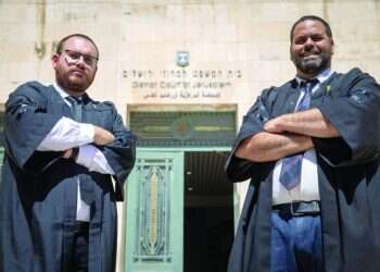 נפגעי התנכלויות לאומניות משיבים מלחמה בתביעות פיצויים אזרחיות